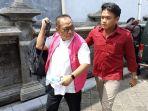Terdakwa-Fahrur-Rozi-tiba-di-Pengadilan-Tipikor-Denpasar.jpg