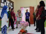 Tim-audit-dari-Kementerian-PPPA-saat-mendatangi-SMPN-1-Payangan.jpg