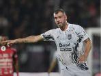 Wiljan-Pluim-tampil-di-laga-debut-membela-Borneo-FC-melawan-Bali-United.jpg