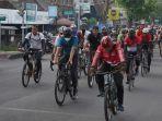 aprianto-bersama-jajaran-melaksanakan-olahraga-bersepeda.jpg