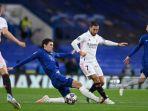 bek-chelsea-andreas-christensen-kiri-bersaing-dengan-penyerang-real-madrid-eden-hazard.jpg