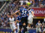 berebut-bola-antara-dambrosio-di-laga-inter-milan-vs-lazio.jpg