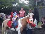 berkuda-di-taman-pancing-pemogan-denpasar-dengan-naik-kuda.jpg