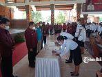 bupati-tabanan-i-komang-gede-sanjaya-menyerahkan-langsung-surat-keputusan.jpg