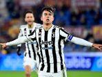 dybala-melepaskan-tendangan-kaki-kiri-di-dala.jpg