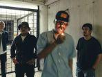 foto-band-dan-artwork-single-Artileri.jpg