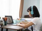foto-ilustrasi-siswi-yang-sedang-belajar-online.jpg