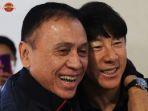 ketua-umum-pssi-mochamad-iriawan-sambut-kedatangan-pelatih-timnas-indonesia-shin-tae-yong.jpg