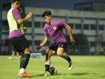 latihan-perdana-timnas-indonesia-jelang-laga-fifa-matchday-kontra-bangladesh.jpg