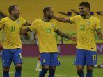 neymar-merayakan-gol-ke-gawang-peru-bersama-everton-ribeiro-kiri.jpg