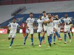 para-pemain-persib-bandung-melakukan-selebrasi-usai-david-da-silva-cetak-gol-ke-gawang-persija.jpg