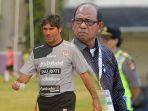 pelatih-bali-united-stefano-cugurra-dan-pelatih-sementara-emral-abus.jpg