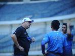 pelatih-persib-bandung-robert-rene-alberts-5.jpg