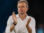 pelatih-spanyol-luis-enrique-memuji-para-pemainnya-selama-pertandingan-sepak-bola.jpg