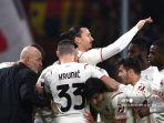 pemain-depan-ac-milan-swedia-zlatan-ibrahimovic-merayakan-dengan-rekan-satu-timnya.jpg