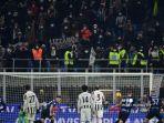 pemain-depan-inter-milan-argentina-lautaro-martinez-cl-merayakan-setelah-mencetak-gol-penalti.jpg