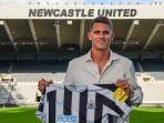 pemain-incaran-ac-milan-sven-botman-akhirnya-resmi-diboyong-klub-kaya-newcastle-united.jpg