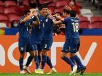 pemain-thailand-sarach-yooyen-selebrasi.jpg