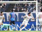 pemain-vietnam-nguyen-thanh-binh-merayakan-setelah-mencetak-gol.jpg