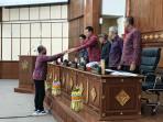 Adakan Rapat Paripurna Keempat, DPRD Bali Apresiasi Pendapat Gubernur Pada Raperda