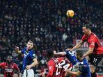 penyerang-ac-milan-asal-swedia-zlatan-ibrahimovic-kedua-dari-kanan-menyundul-bola.jpg