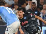 penyerang-sayap-hirving-lozano-beraksi-di-laga-lazio-vs-napoli-di-serie-a-liga-italia-20222023.jpg
