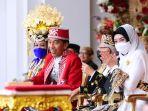 presiden-joko-widodo-memakai-pakaian-adat-daerah.jpg