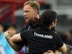 reaksi-pelatih-kepala-timnas-thailand-alexandre-polking-saat-pertandingan-leg-pertama.jpg