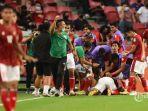 reaksi-pemain-indonesia-setelah-pemain-singapura-shawal-anuar-mencetak-gol-bunuh-diri.jpg