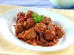 resep-bola-daging-masak-cabai-sajian-nikmat-buat-makan-siang-yang-mengunggah-selera.jpg