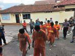 sat-narkoba-polres-klungkung-amankan-7-orang-tersangka-kasus-narkoba-dari-4-tkp-berbeda.jpg