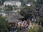 sembahyang-di-pura-agung-santi-bhuana-belgia.jpg
