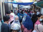 suasana-di-hari-pertama-ngabuburit-di-pasar-ramadhan-masjid-raya-baiturrahmah-2021.jpg
