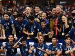 timnas-thailand-merayakan-kemenangan-turnamen-sepak-bola-piala-suzuki-aff-2020.jpg