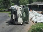 truk-terguling-sdvc.jpg