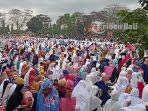 umat-islam-menjalankan-salat-ied-hari-raya-idul-adha-1440-hijriah.jpg