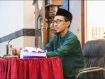 ustadz-heri-heriyadi-sedang-memberikan-ceramah.jpg