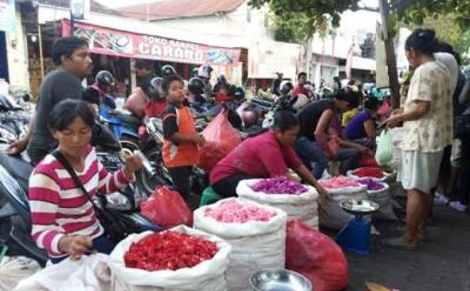 Permintaan Meningkat 100 Persen, Suarta Kewalahan Layani Pembeli Bunga - bunga_sud1.jpg