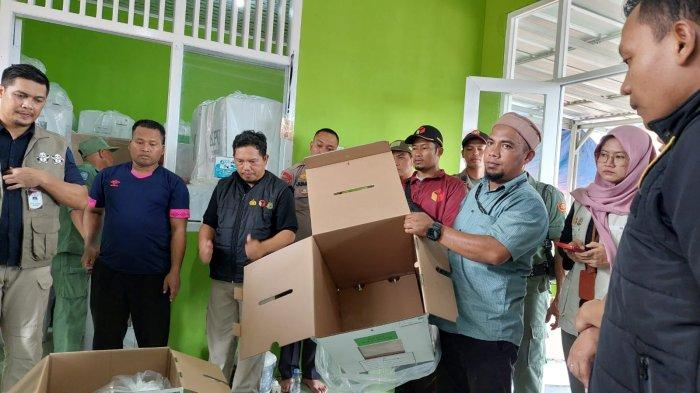Rusak Akibat Terkena Air saat Diangkut Truk, KPU Bangka Selatan Ganti Kotak Suara di Payung