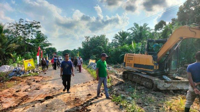Warga Risau, Pemkab Basel Bangun Tapal Batas di Wilayah Lubuk Pabrik Bateng, Satu RT Kena Caplok