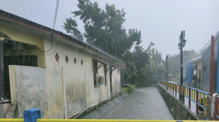 Hujan Lebat Disertai Angin Kencang Guyur Wilayah Belitung, BPBD Belitung Pantau Titik Rawan