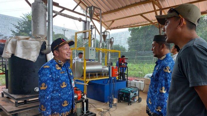 Kerjasama dengan Koperasi Energi Terbarukan Indonesia, DLH Buat Pengolahan Sampah Jadi BBM di Bangka