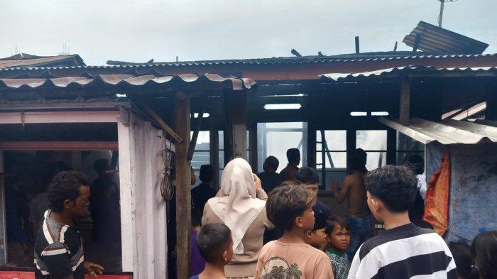 BREAKING News, Kebakaran Terjadi di Kawasan Padat Penduduk di Toboali, Satu Rumah Ludes Dilahap Api - 20140119-damkar4.jpg