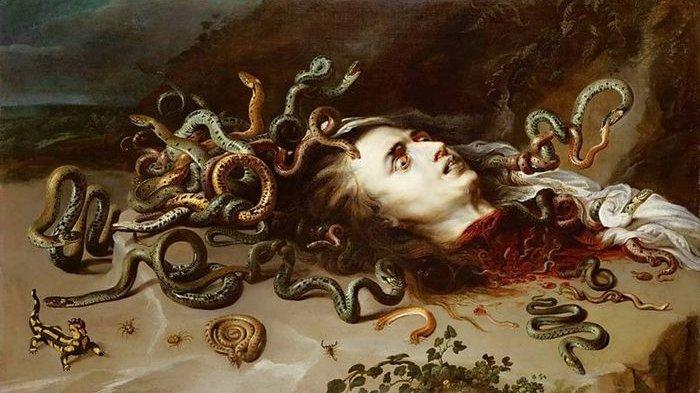 Medusa Gadis Cantik Dikutuk Berambut Ular, yang Melihatnya Berubah Menjadi Batu