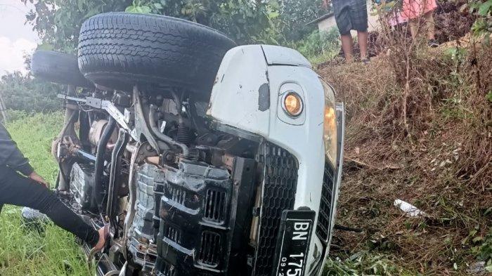 BREAKING NEWS: Mobil Anggota DPRD Pangkalpinang Terbalik di Desa Ranggas