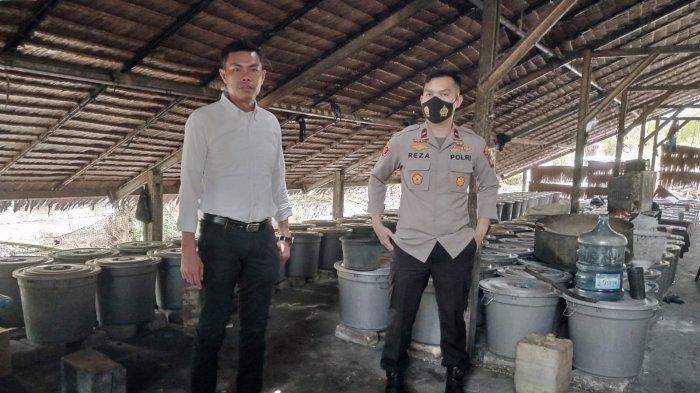 Kapolsek Pemali Datangi Pabrik Arak Besar di Tengah Kebun Sawit, Ternyata Ini yang Ditemukan