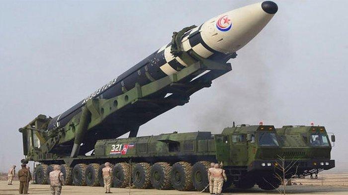 Korea Utara Tiba-tiba Pamerkan Rudal Balistik Antar Benua Berhulu Ledak Nuklir