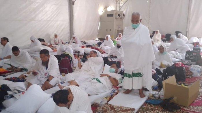 Jemaah haji Provinsi Kepulauan Bangka Belitung (Babel) yang tergabung dalam Kloter 05 PLM melaksanakan wukuf di Arafah dimulai mendekati waktu Dzuhur, Jumat (8/7/2022).