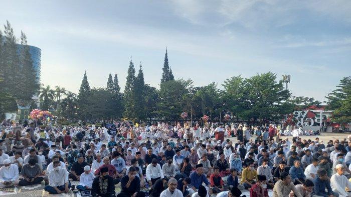 Wali Kota Pangkalpinang Salat Id di ATM, Molen: Iduladha Mengajarkan Kita untuk Lebih Bersabar