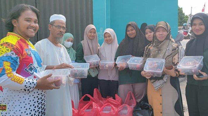 Tim Baher Salurkan Bantuan Makanan kepada Para Santri Hingga Masyarakat Pesisir di Bangka Selatan